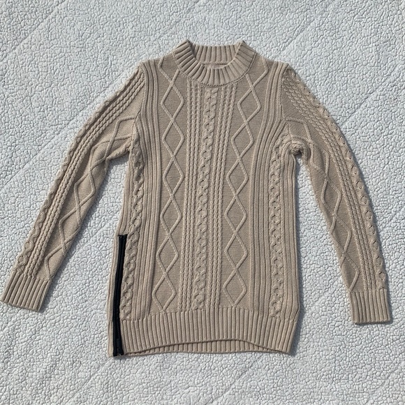 NWT Banana Republic Sweater - Picture 1 of 7